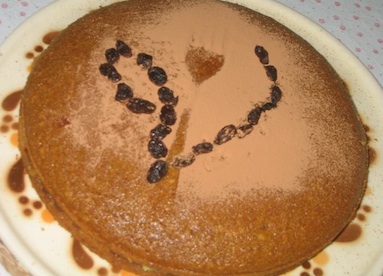 Torta con crema di mandorle